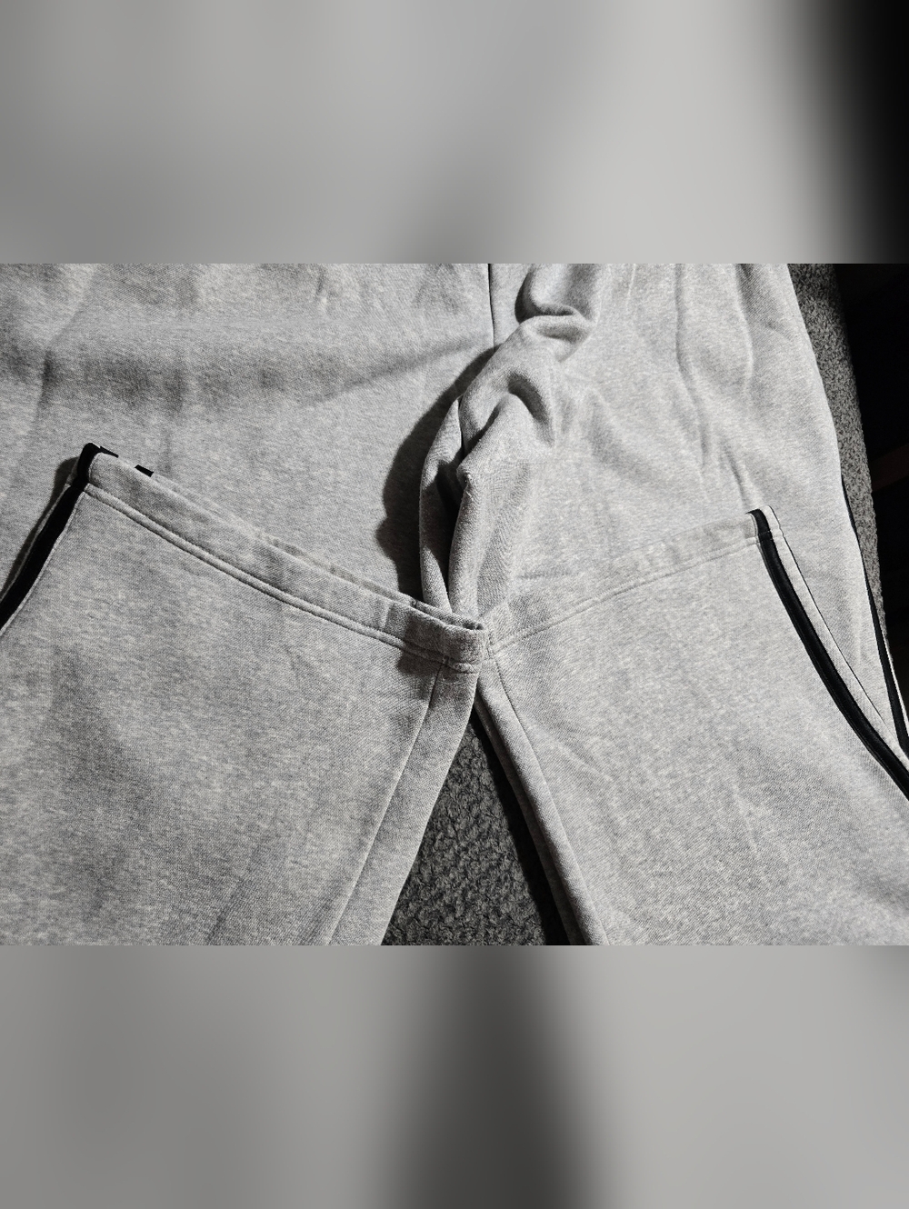 Adidas gray sweatpants with classic black 3-stripe detail and embroidered logo - Picture 3 of 9
